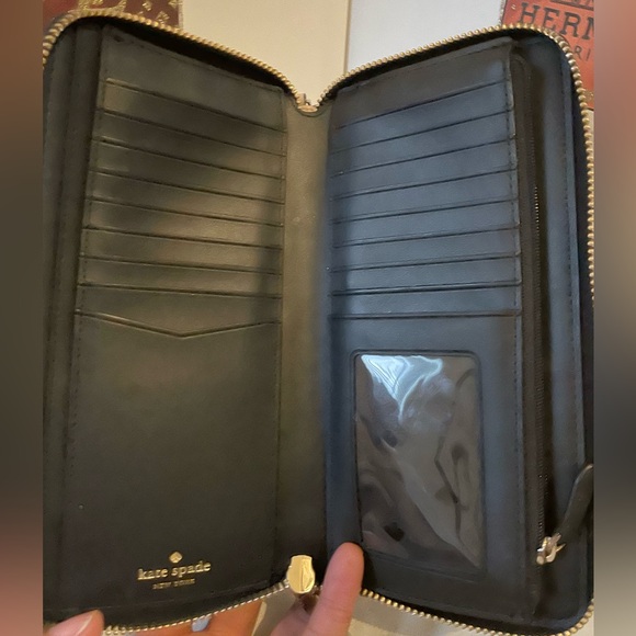 EUC Kate Spade Large Staci Carryall Wallet (missing wristlet strap) - Picture 6 of 8